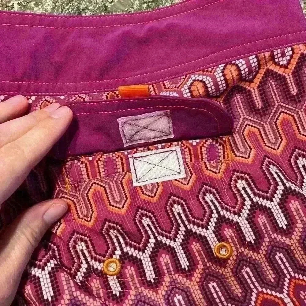 EUC Prana Boardshorts Geometric Abstract Multicolor Women’s Sz L - Picture 4 of 11